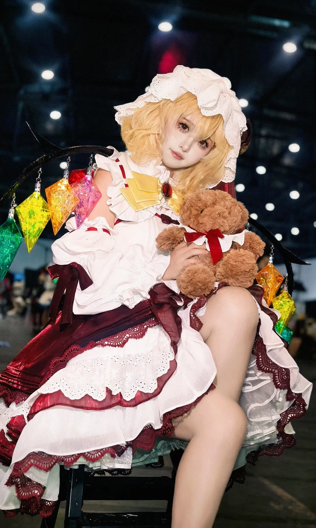 【芙兰朵露cos】东方project马尾被姐姐啃掉后的漫展场照 - 第 1 张