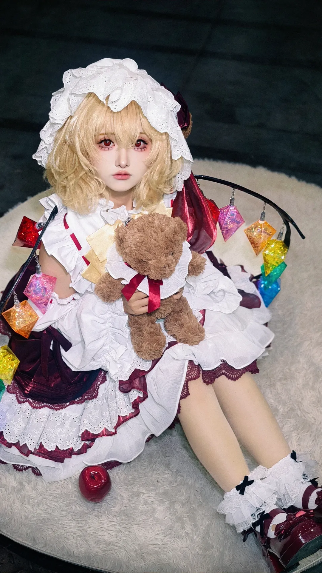 【芙兰朵露cos】东方project马尾被姐姐啃掉后的漫展场照 - 第 8 张