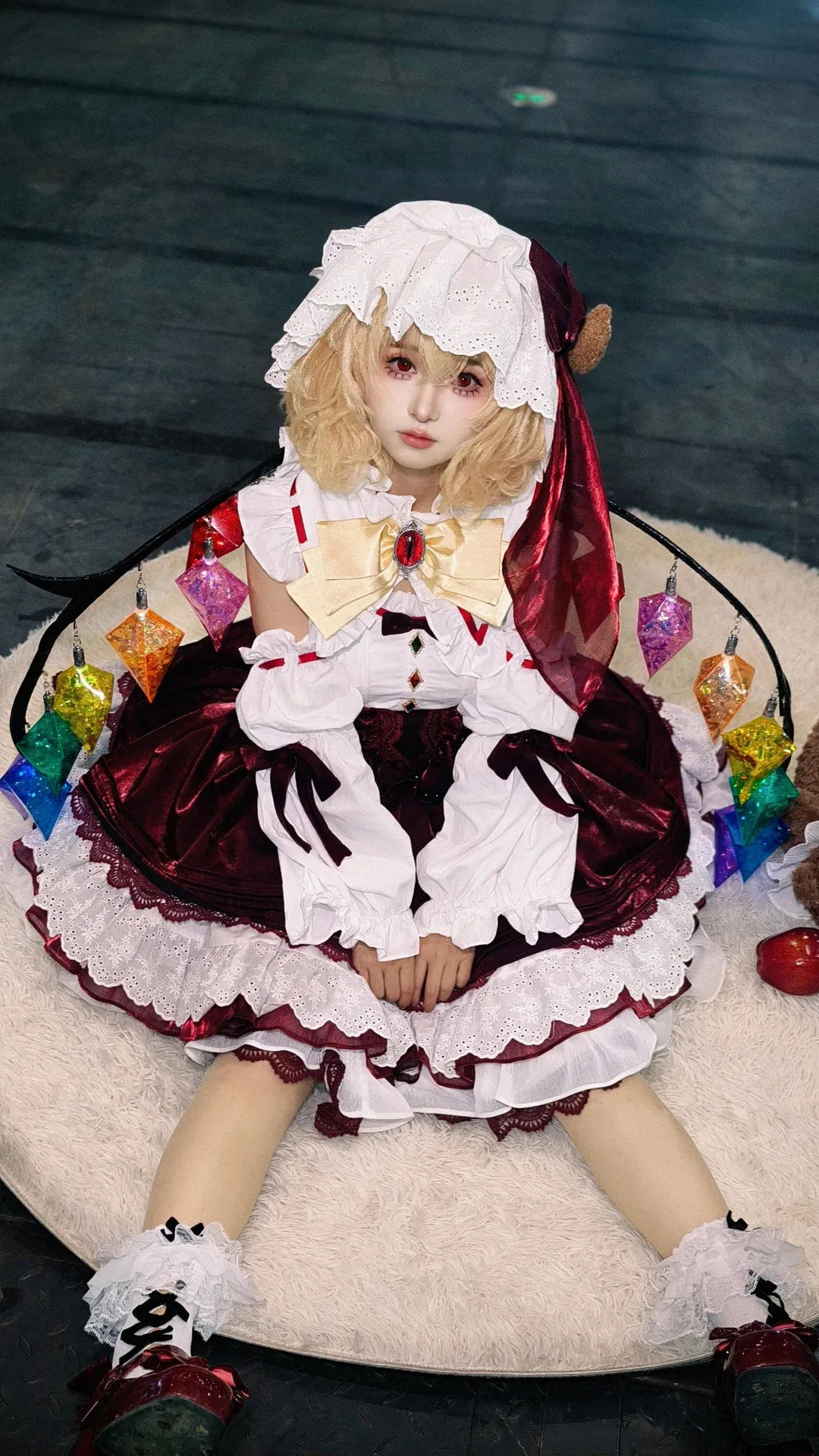 【芙兰朵露cos】东方project马尾被姐姐啃掉后的漫展场照 - 第 9 张