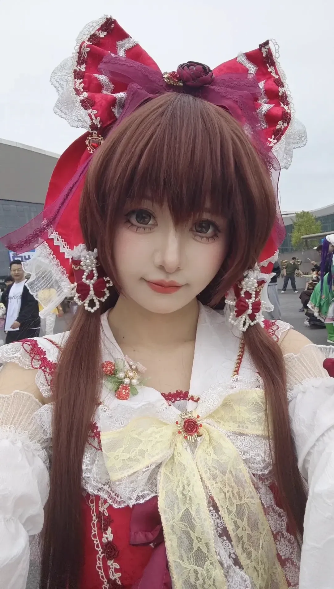 [Reimu Hakurei Cosplay] Touhou Project: Classic Red and White Styling Live stream Snaps - Image 3