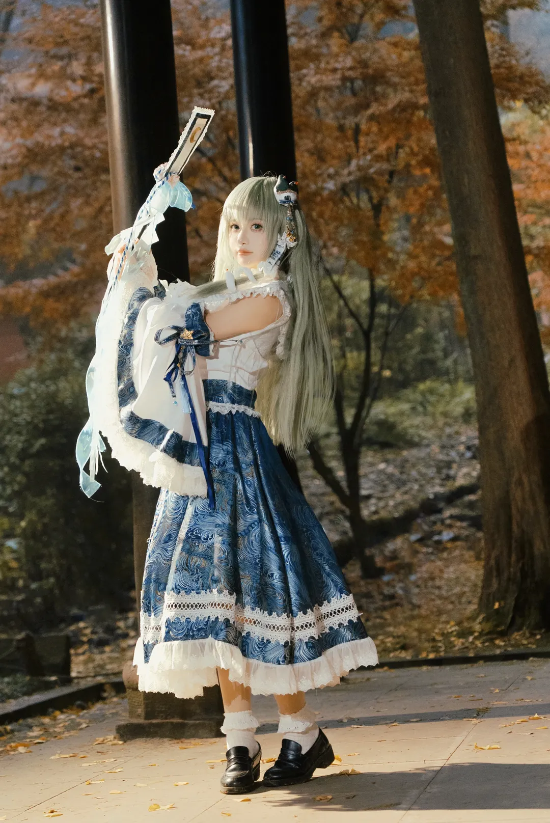 【东风谷早苗cos】秋日神社里那阵蓝白色的风 - 第 4 张