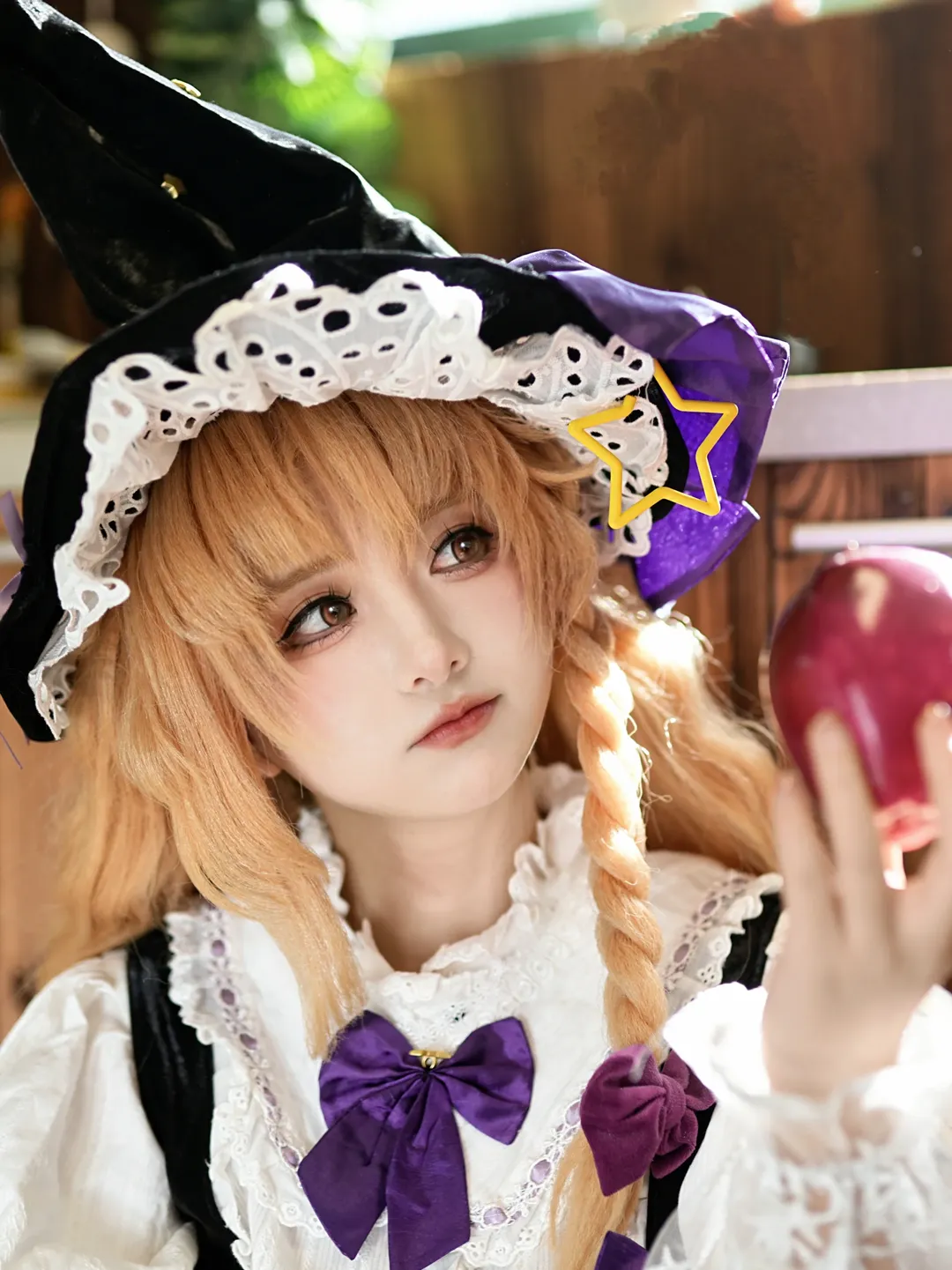 【雾雨魔理沙cos】东方Project里的魔法使，苹果与星星的趣味互动