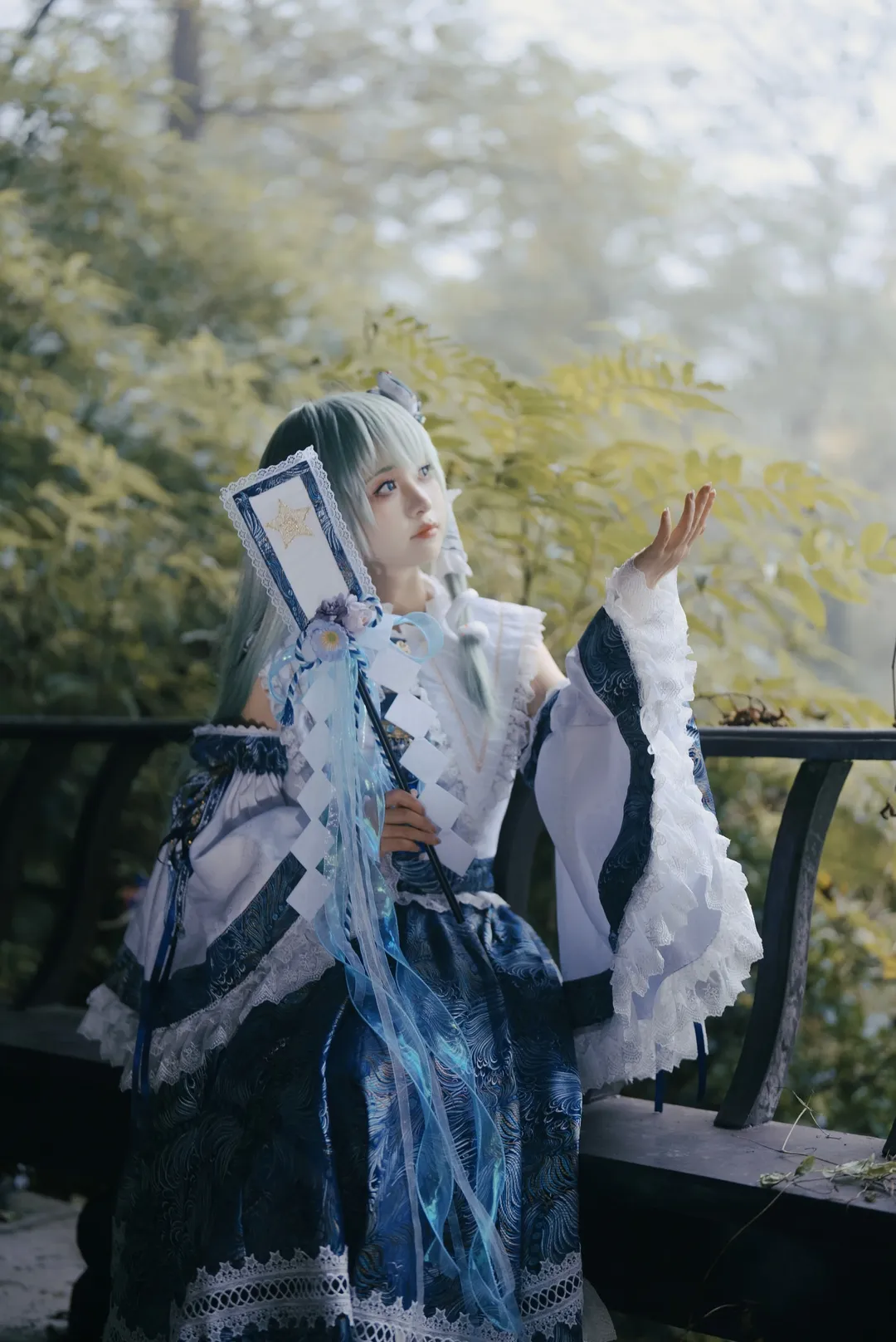 【东风谷早苗cos】奇迹之风，驱散晨雾里的庭院 - 第 4 张