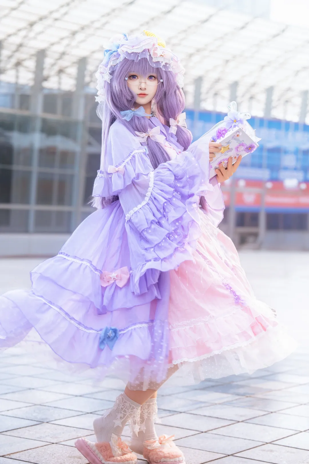 【帕秋莉cos】低魔耗出行，穿睡裙拖鞋的魔法使日常