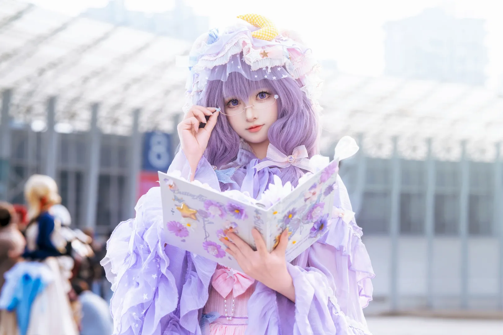 【帕秋莉cos】低魔耗出行，穿睡裙拖鞋的魔法使日常 - 第 2 张