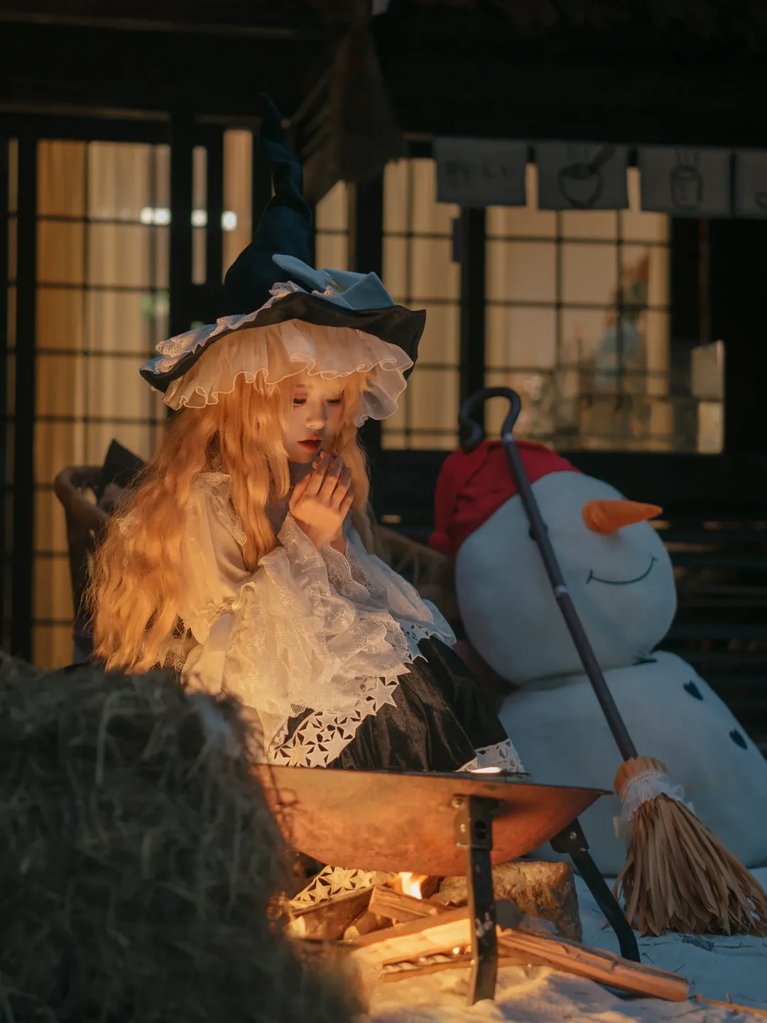 【雾雨魔理沙cos】冬日篝火旁的静谧魔法师 - 第 4 张