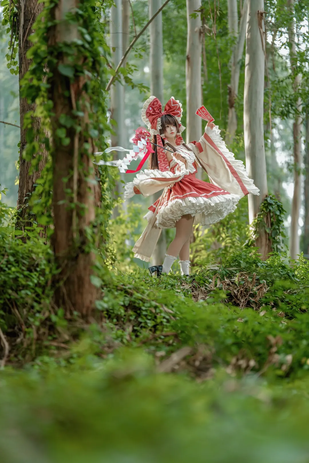 【博丽灵梦cos】林深见巫女，万绿丛中的那一抹红白