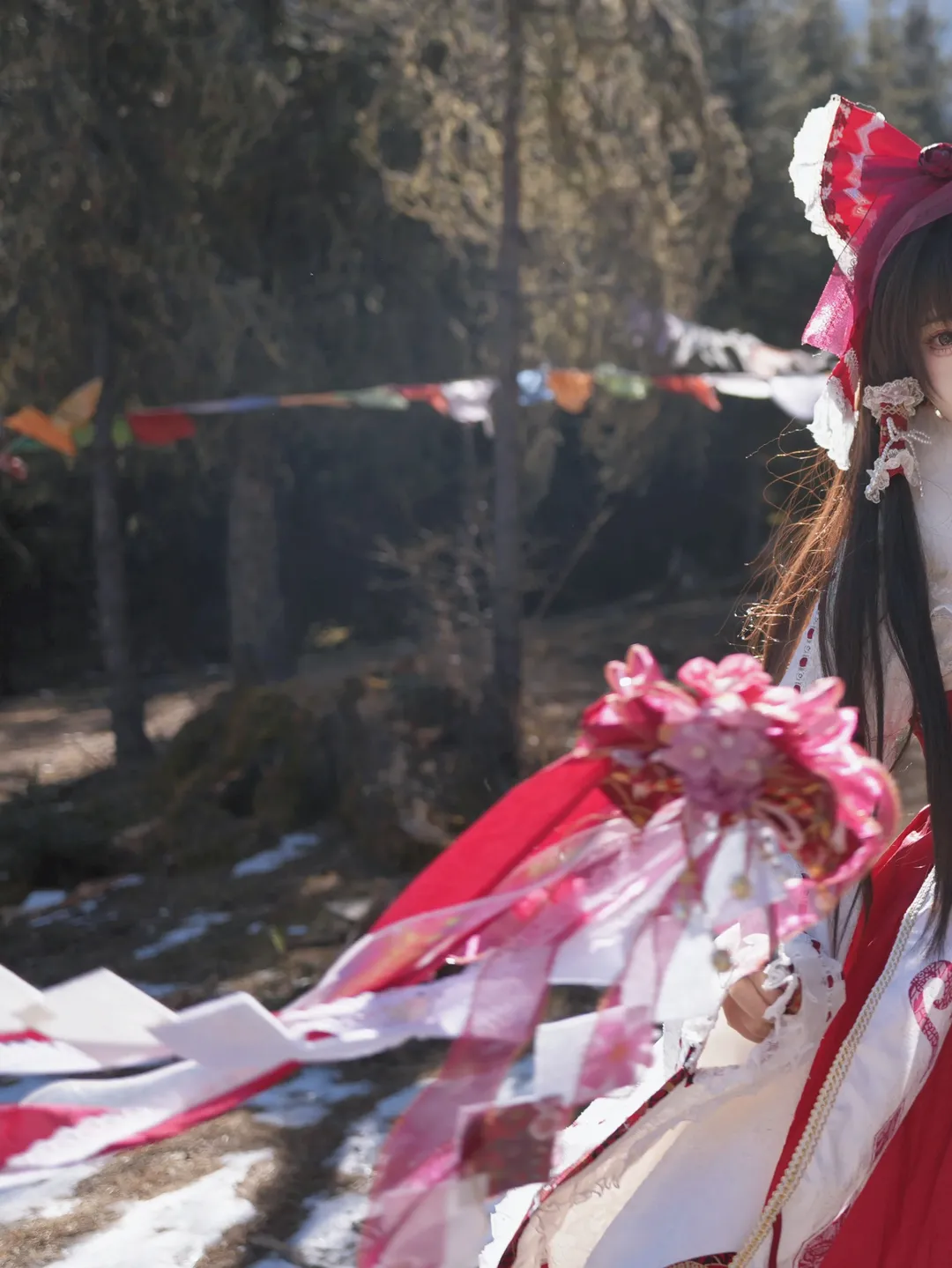 【博麗靈夢cos】冬日雪地巫女裝出片分享 - 第 1 張