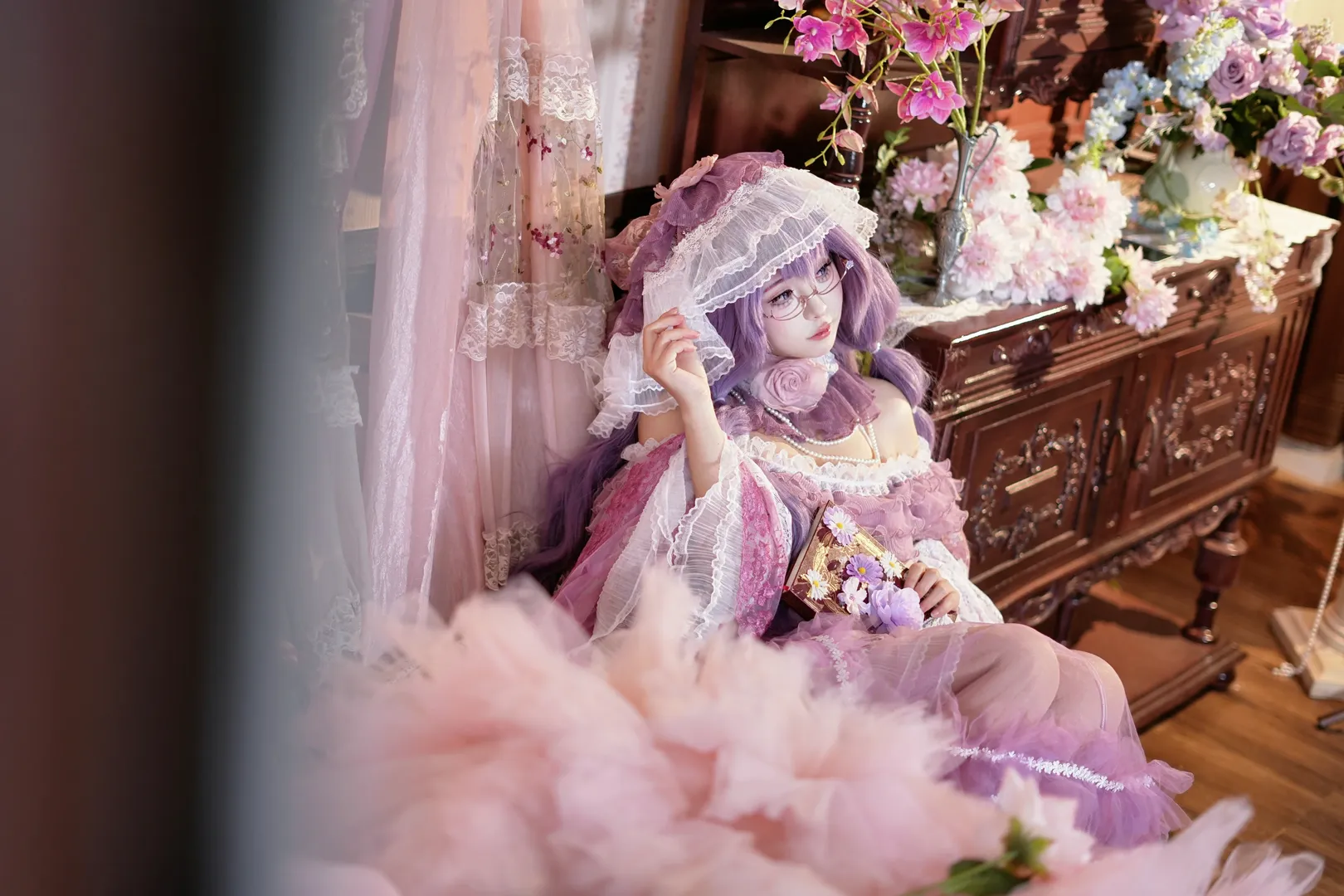 【帕秋莉·诺蕾姬cos】藏在花房里的魔女与东方Project的静谧午后 - 第 7 张