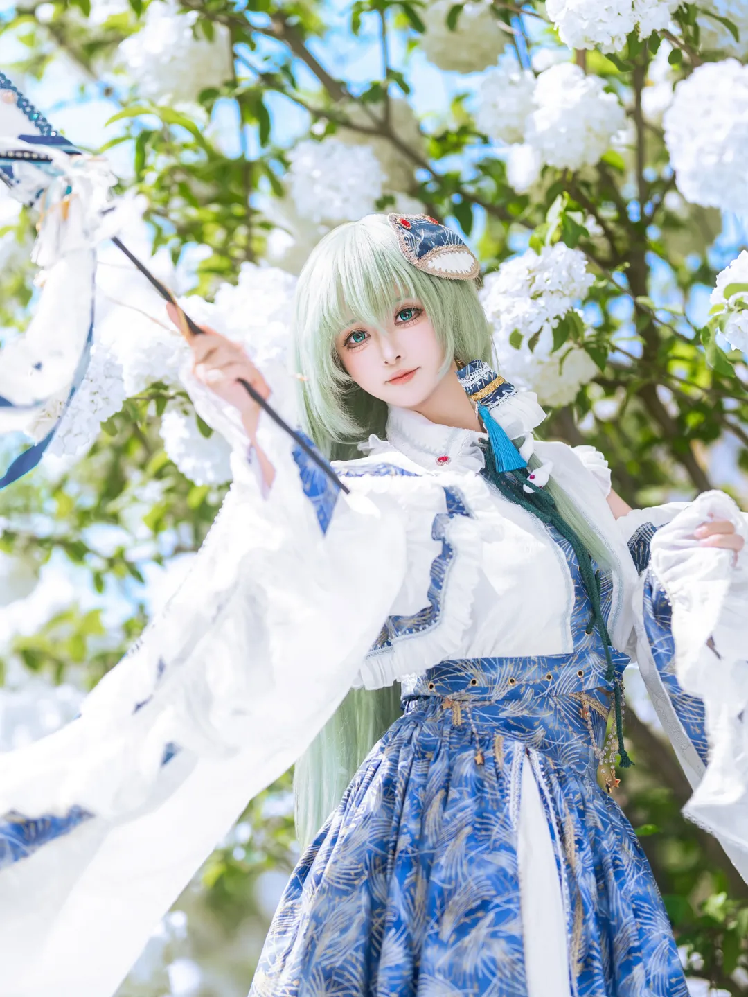 【东风谷早苗cos】蓝白波纹间的薄荷绿巫女