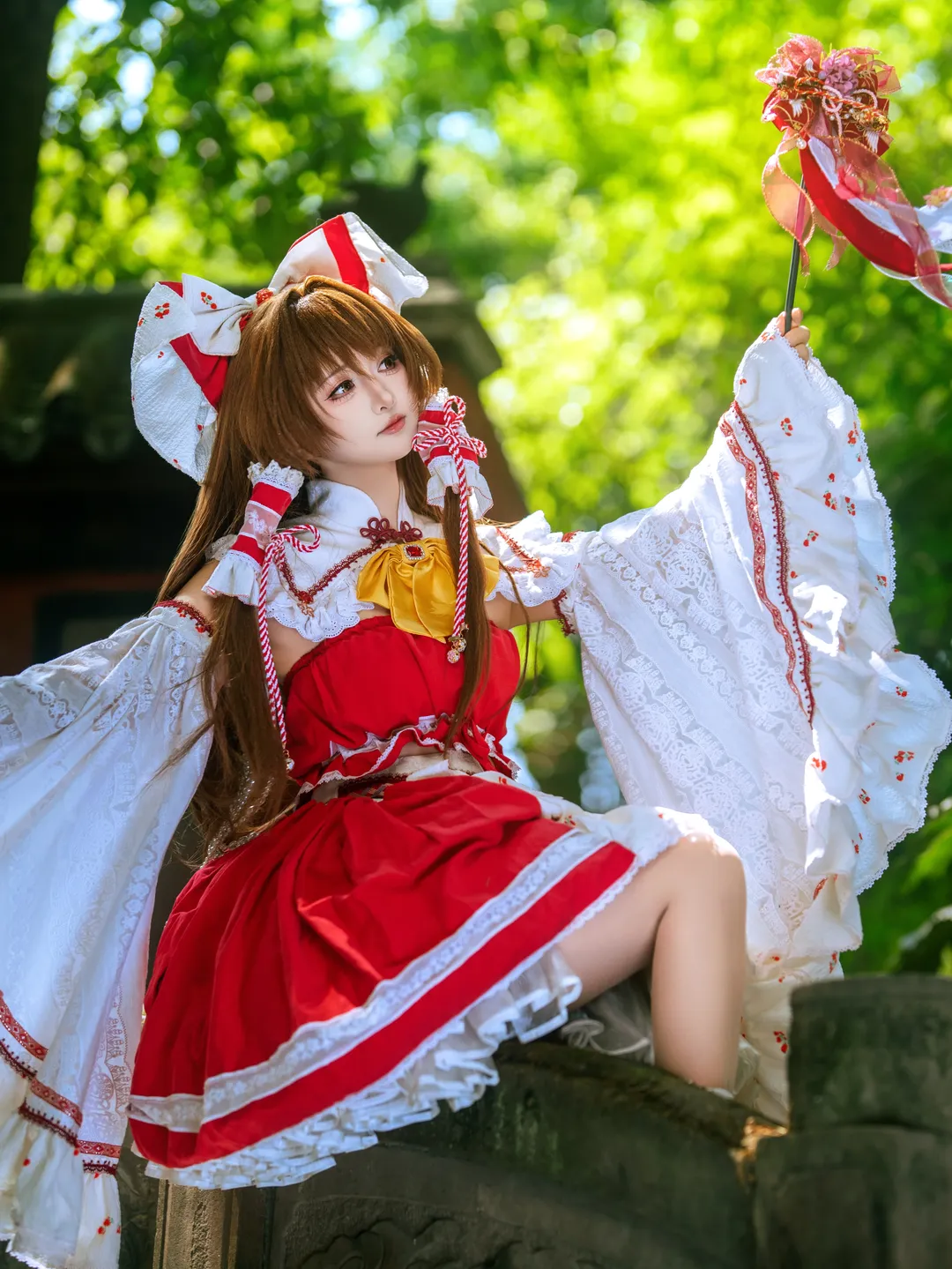 【博丽灵梦cos】东方project中的红白巫女装束展示