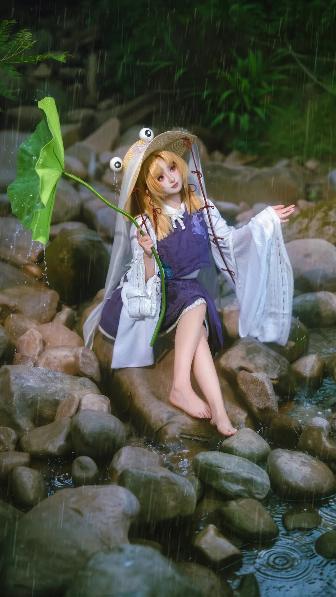 【洩矢诹访子cos】东方project的青蛙子，风雨中尽显自然灵动 - 第 1 张