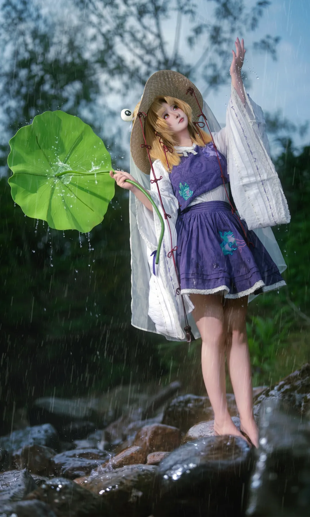 【洩矢诹访子cos】东方project的青蛙子，风雨中尽显自然灵动 - 第 3 张