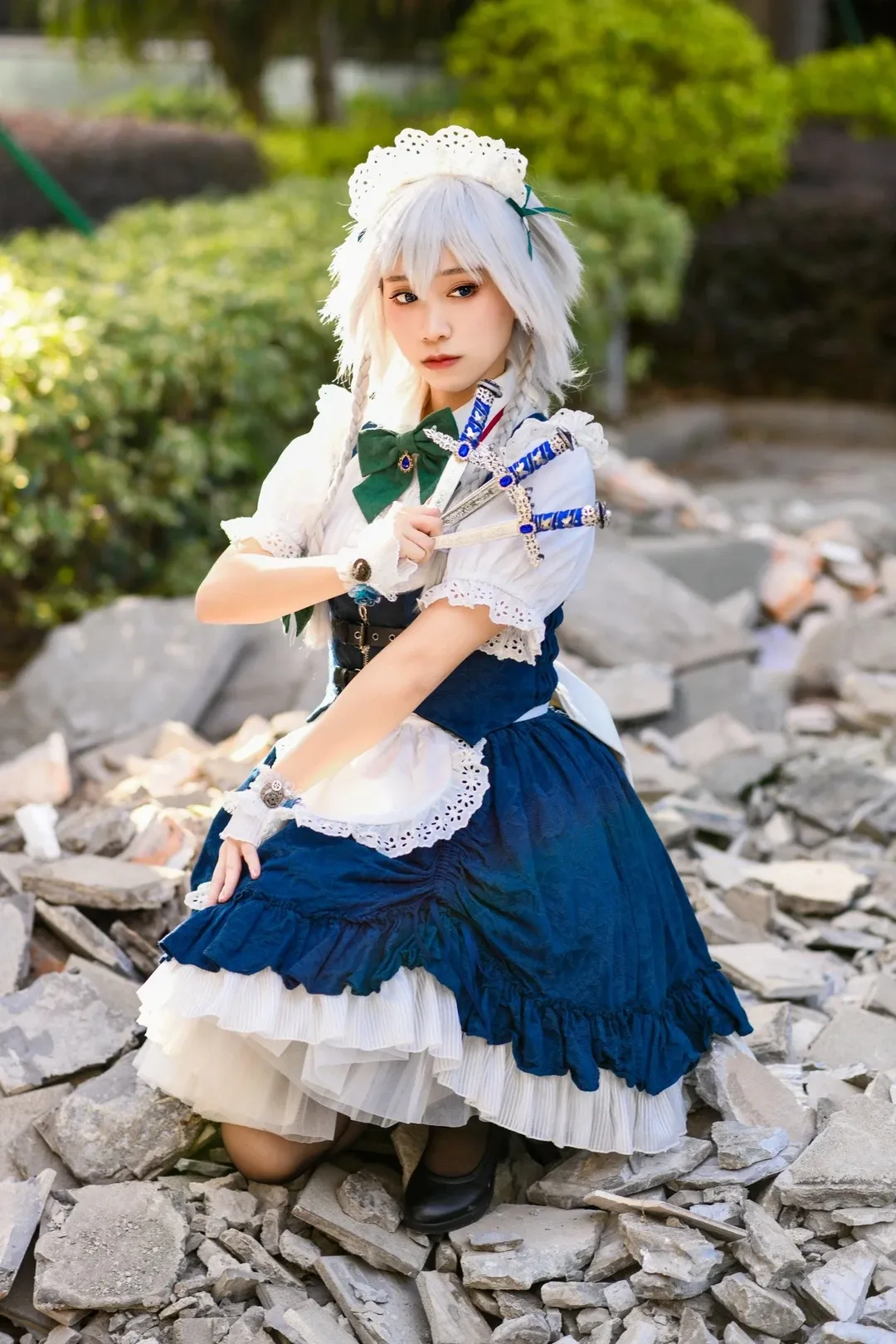 【十六夜咲夜cos】東方Project，廢墟里的絲襪特寫我很喜歡 - 第 4 張
