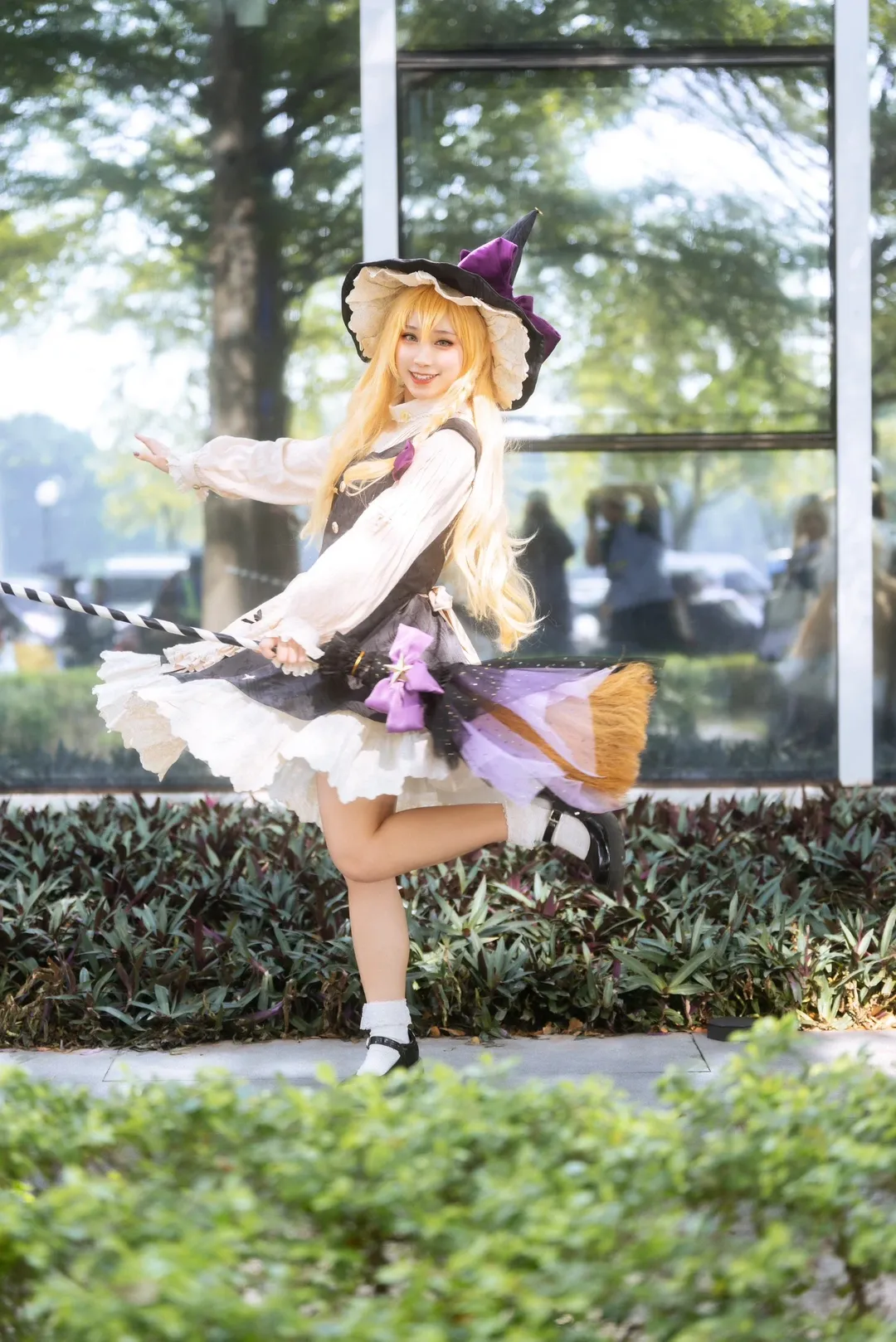 【魔理沙cos】东方Project魔法使在广州萤火虫漫展起飞啦