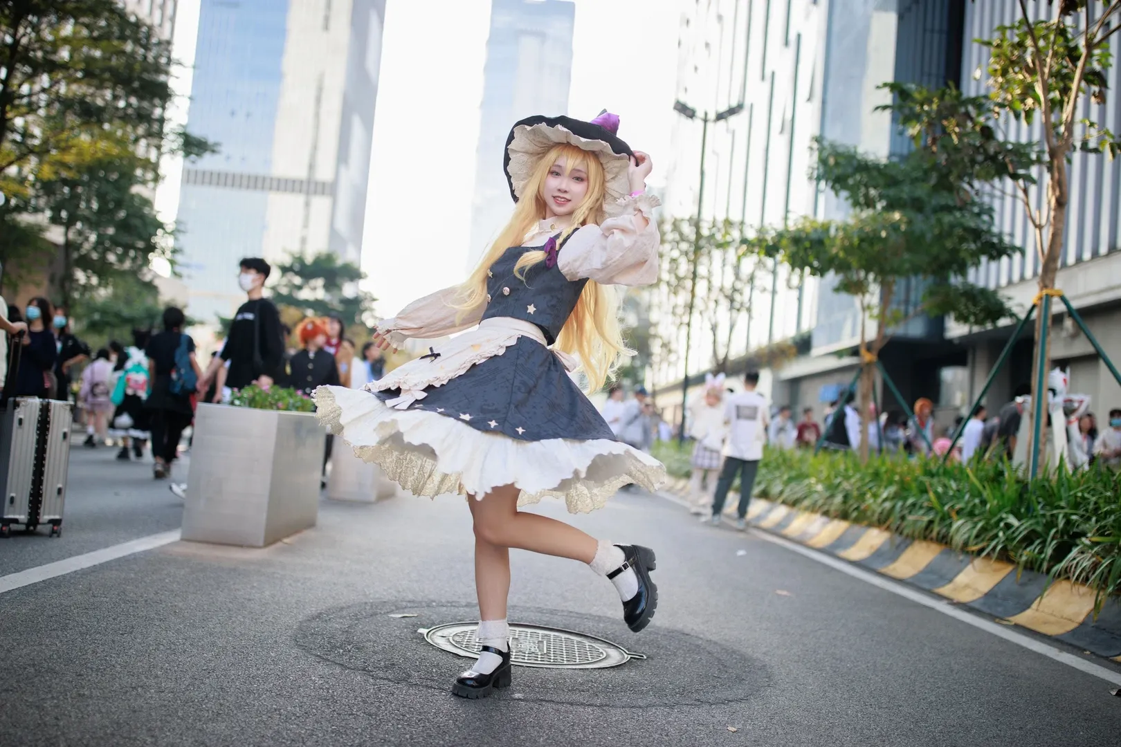 【魔理沙cos】萤火虫漫展上的东方project魔女 - 第 1 张