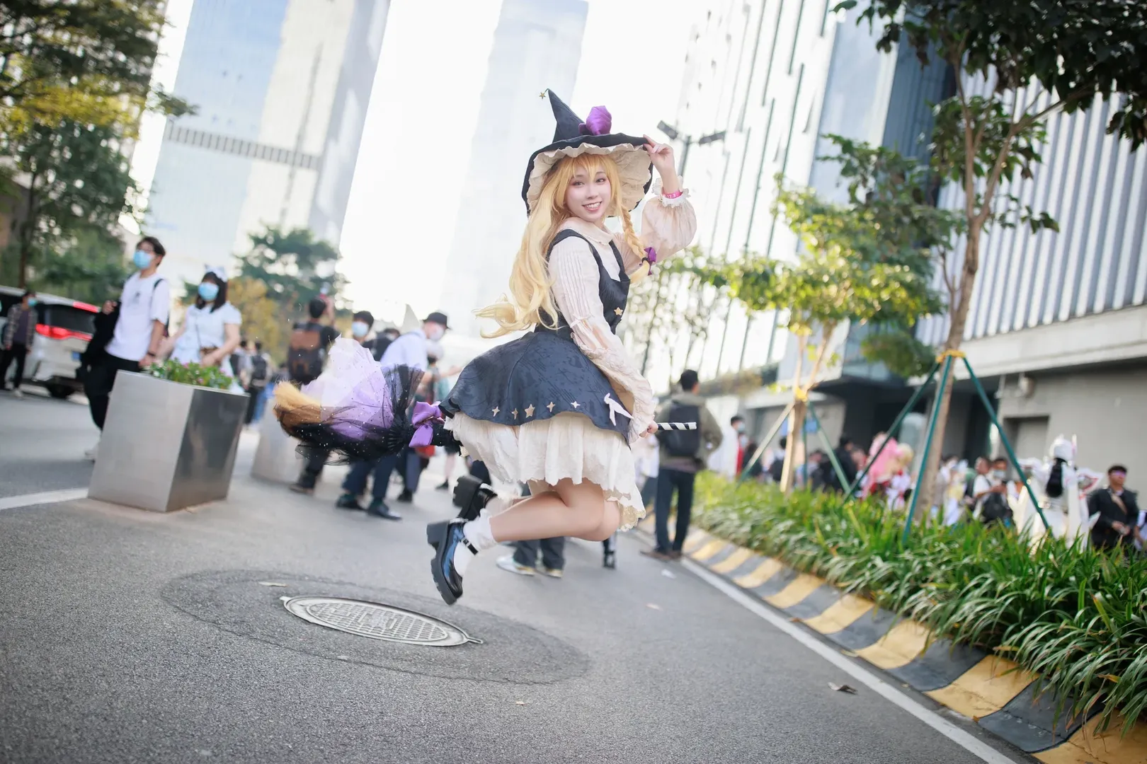 【魔理沙cos】萤火虫漫展上的东方project魔女 - 第 3 张