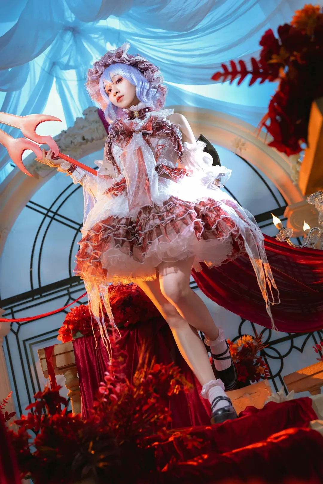 【蕾米莉亚cos】东方Project的暗夜女王，红白相间的哥特洋装 - 第 1 张