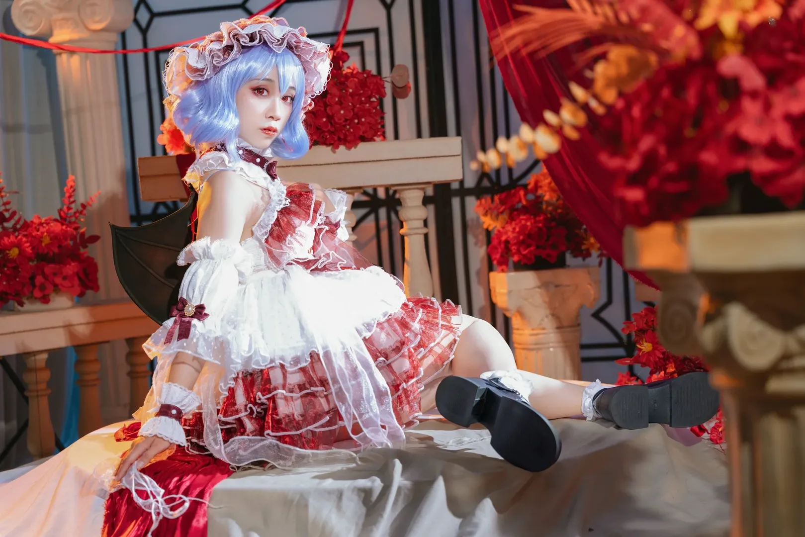 【蕾米莉亚cos】东方Project的暗夜女王，红白相间的哥特洋装 - 第 10 张