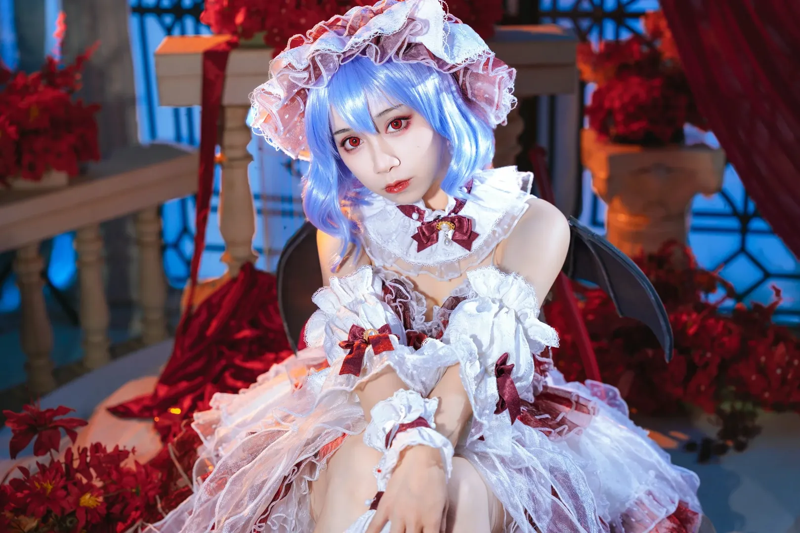 【蕾米莉亚cos】东方Project的暗夜女王，红白相间的哥特洋装 - 第 12 张