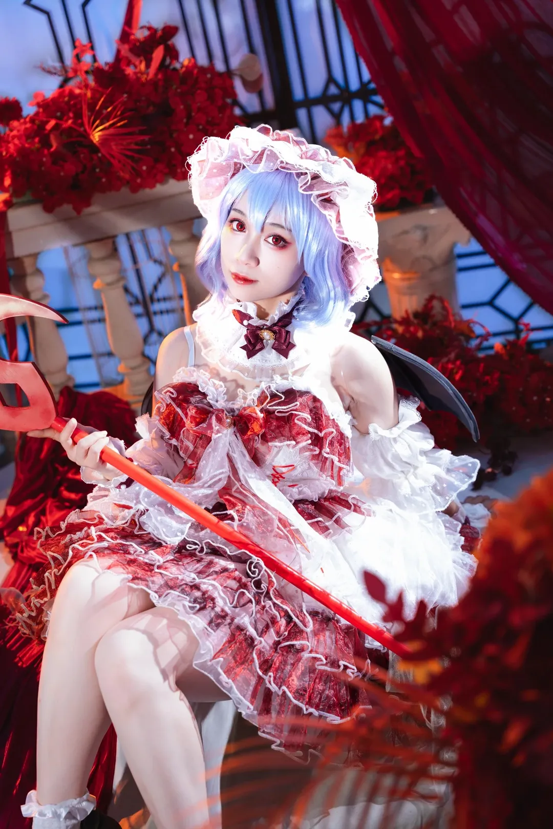 【蕾米莉亚cos】东方Project的暗夜女王，红白相间的哥特洋装 - 第 8 张