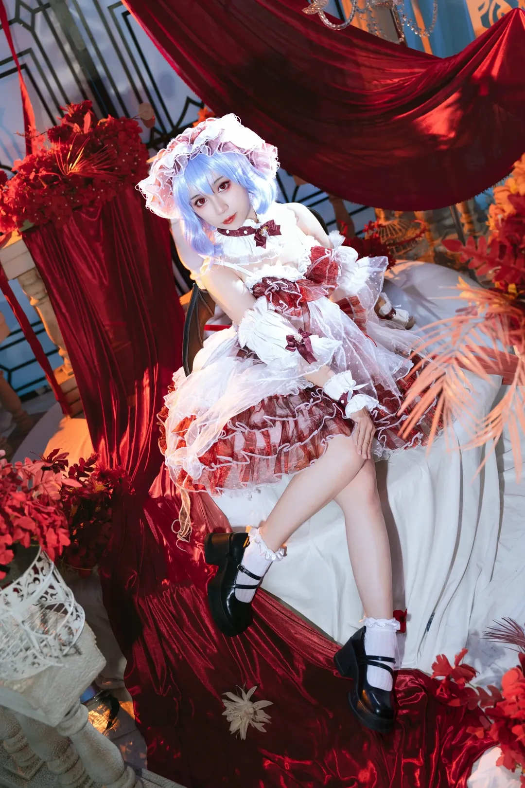 【蕾米莉亚cos】东方Project的暗夜女王，红白相间的哥特洋装 - 第 9 张