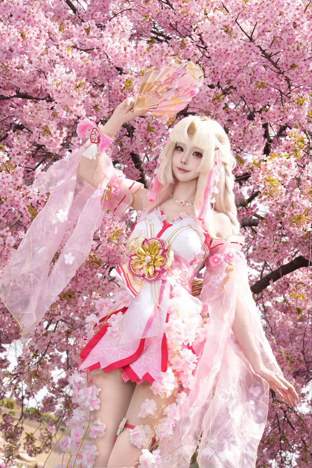 [Hu Tao cosplay] NARAKA: BLADEPOINT Cloud Sakura Celestial Maiden: A Complete Photoshoot Analysis Under Cherry Blossom Trees - Image 2