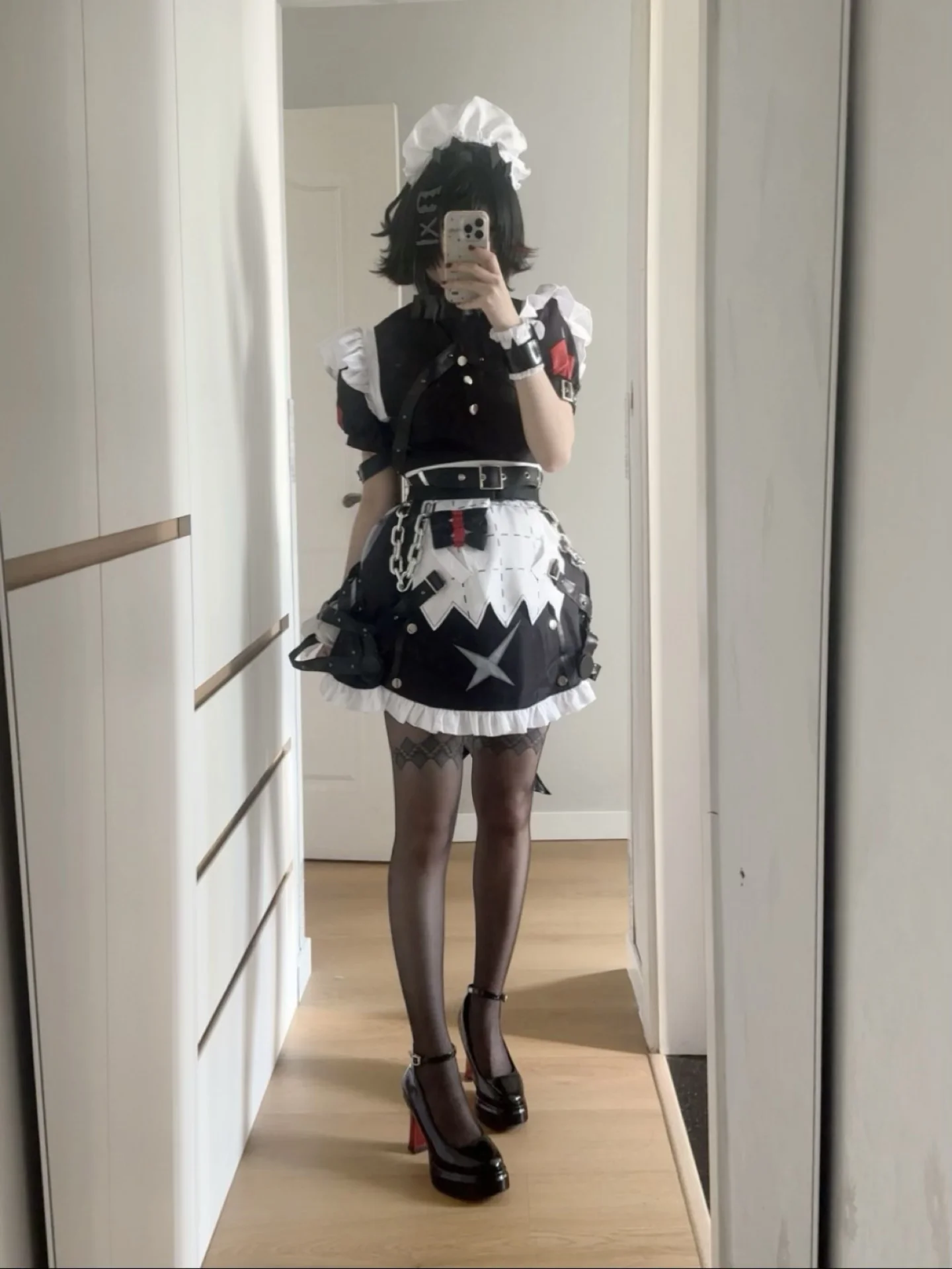 【艾莲乔cos】绝区零维多利亚家政的鲨鱼妹营业中 - 第 3 张