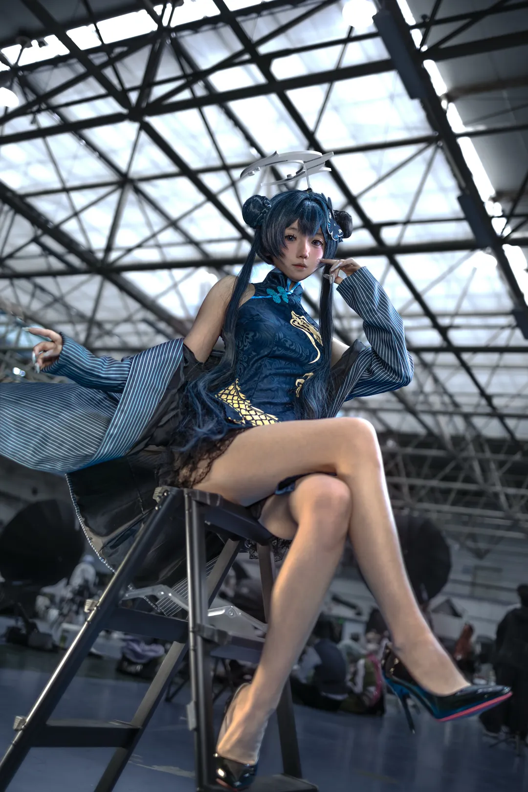 【妃咲cos】在工业风机库中还原碧蓝档案的沉稳优雅