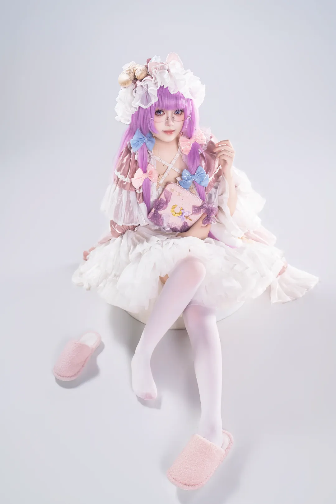 【パチュリー コスプレ】東方Project 静寂の午後、白ホリに佇む魔女と魔導書 - 4 枚目