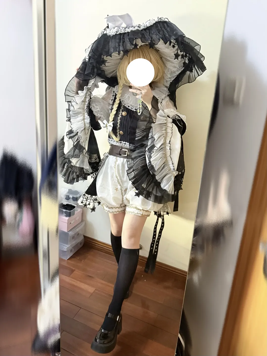 【魔理沙コスプレ】白黒の大きなキノコ、『東方Project』の魔法の森へようこそ - 1 枚目