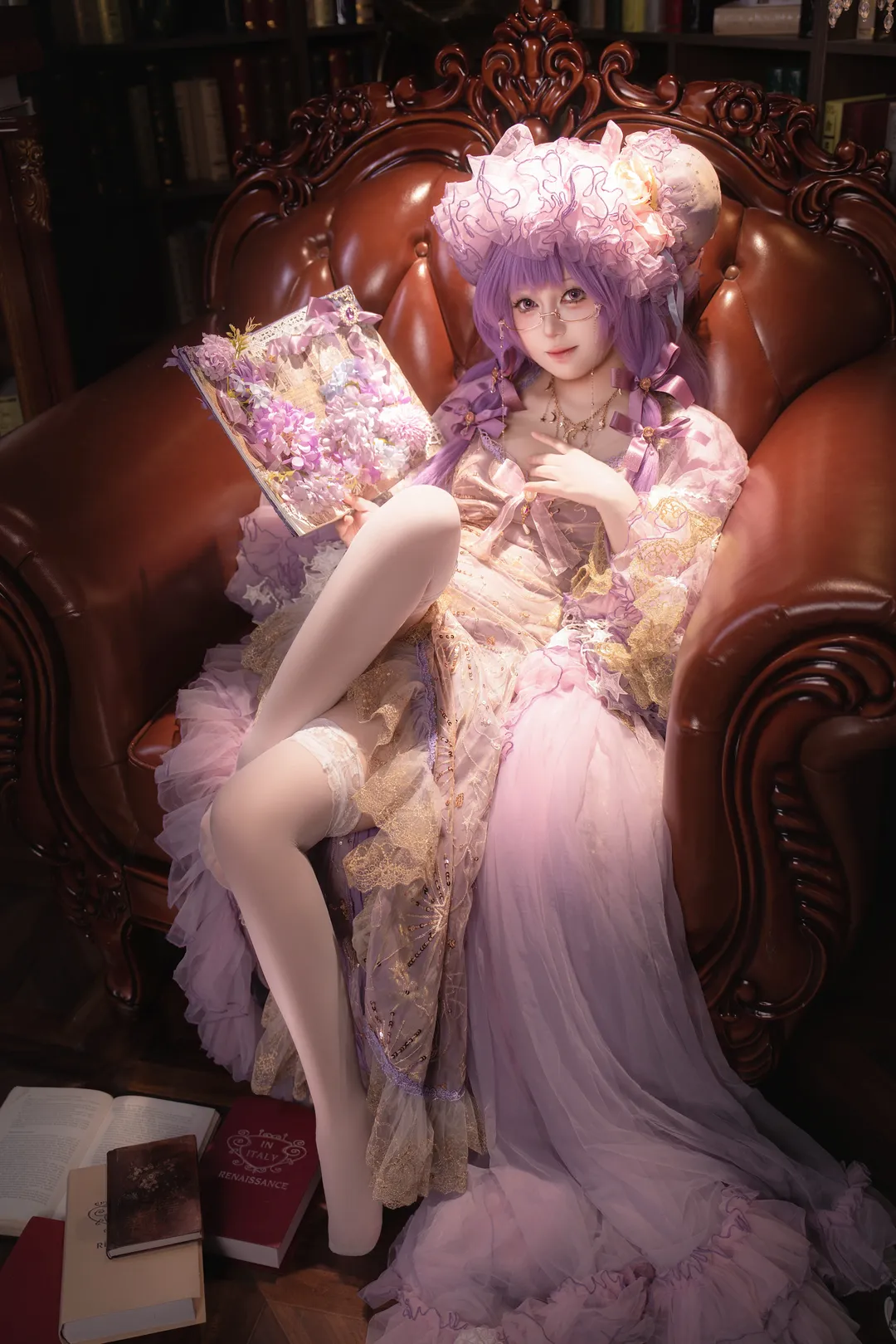【Patchouli Cosplay】The Seven-Colored Magician of the Sleeping Library - Image 5