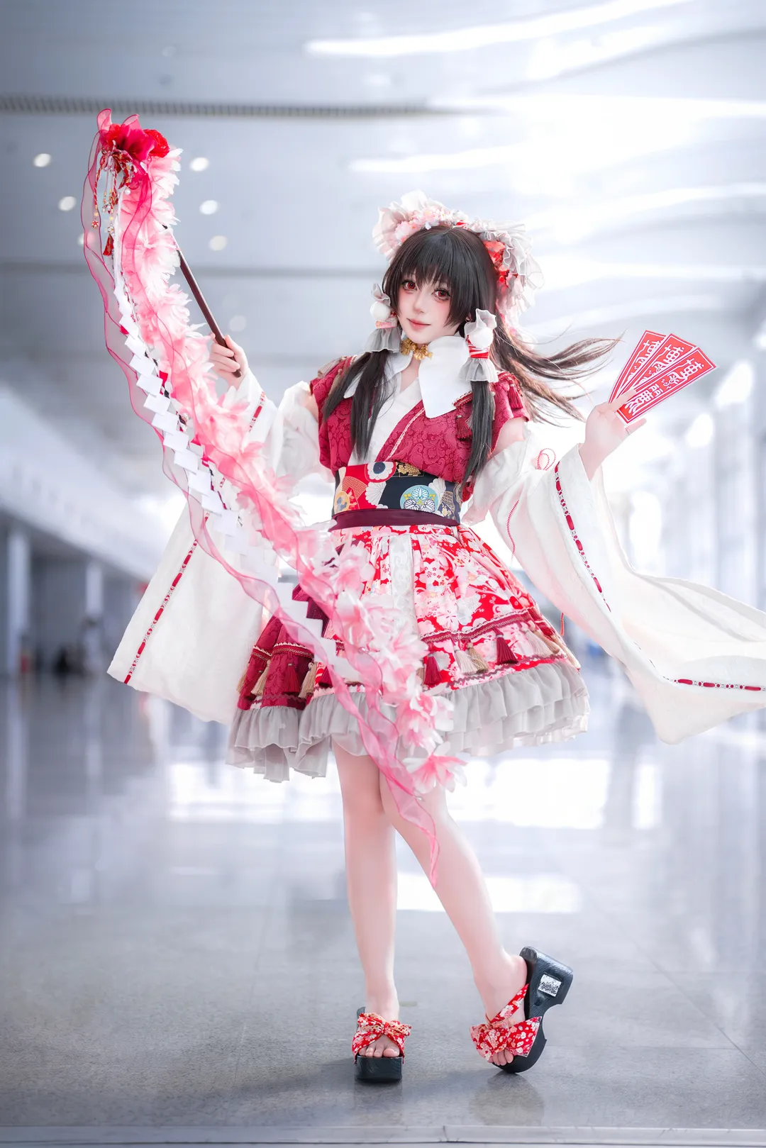【博丽灵梦cos】会展摄影区的光线比想象中更适合东方巫女 - 第 1 张