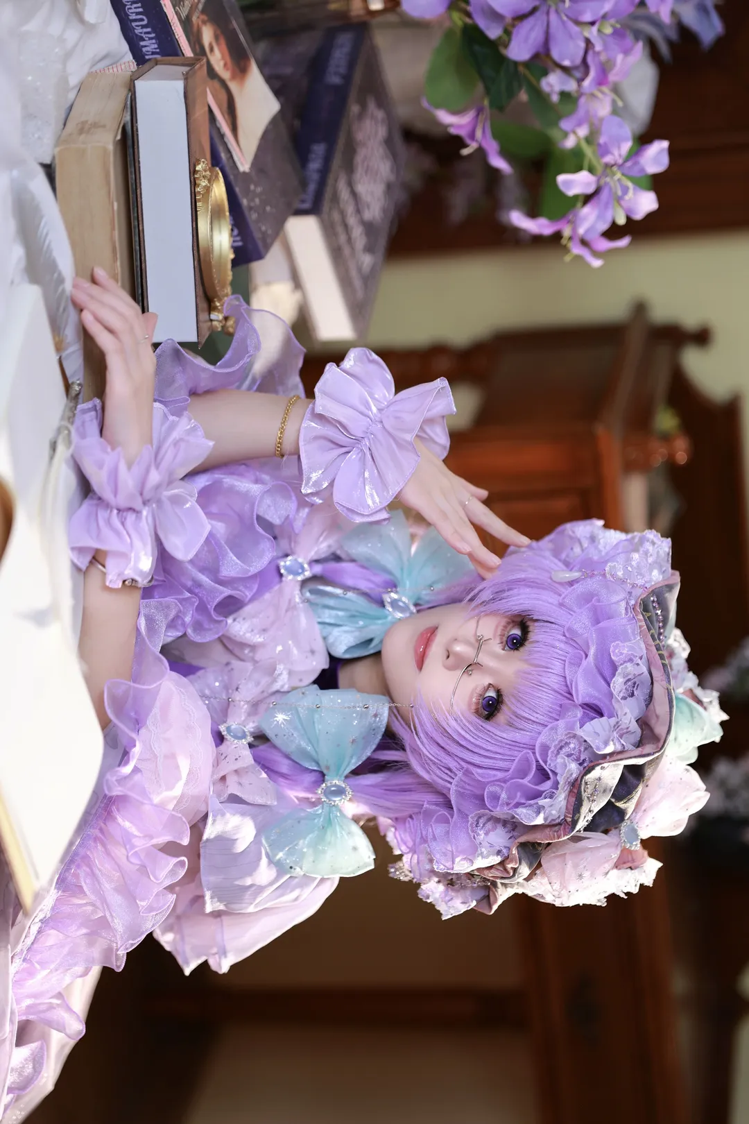 【帕秋莉cos】东方Project的魔女，紫调蕾丝与魔导书