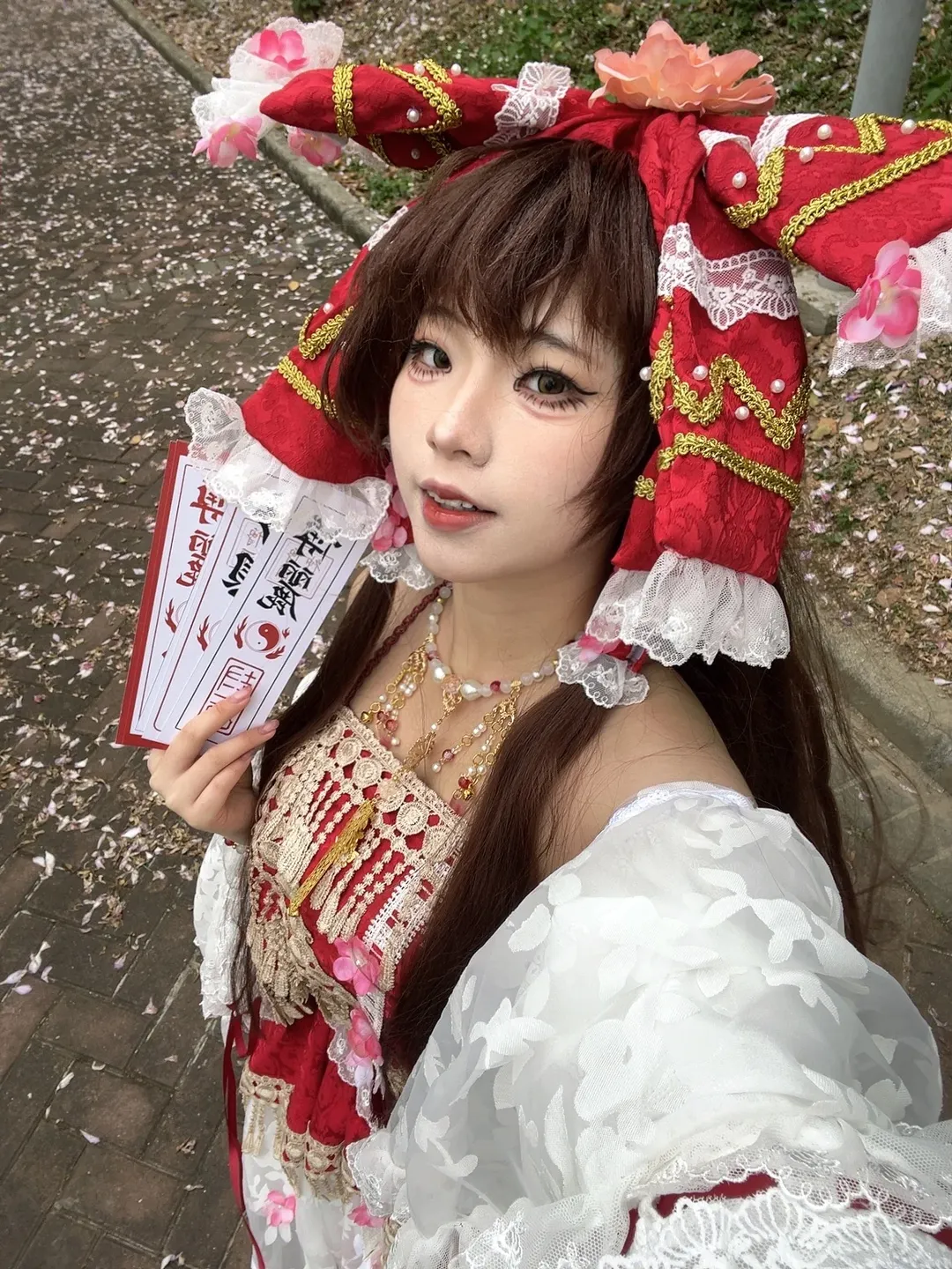 【博丽灵梦cos】冻得发抖也要坚持巡逻 - 第 2 张