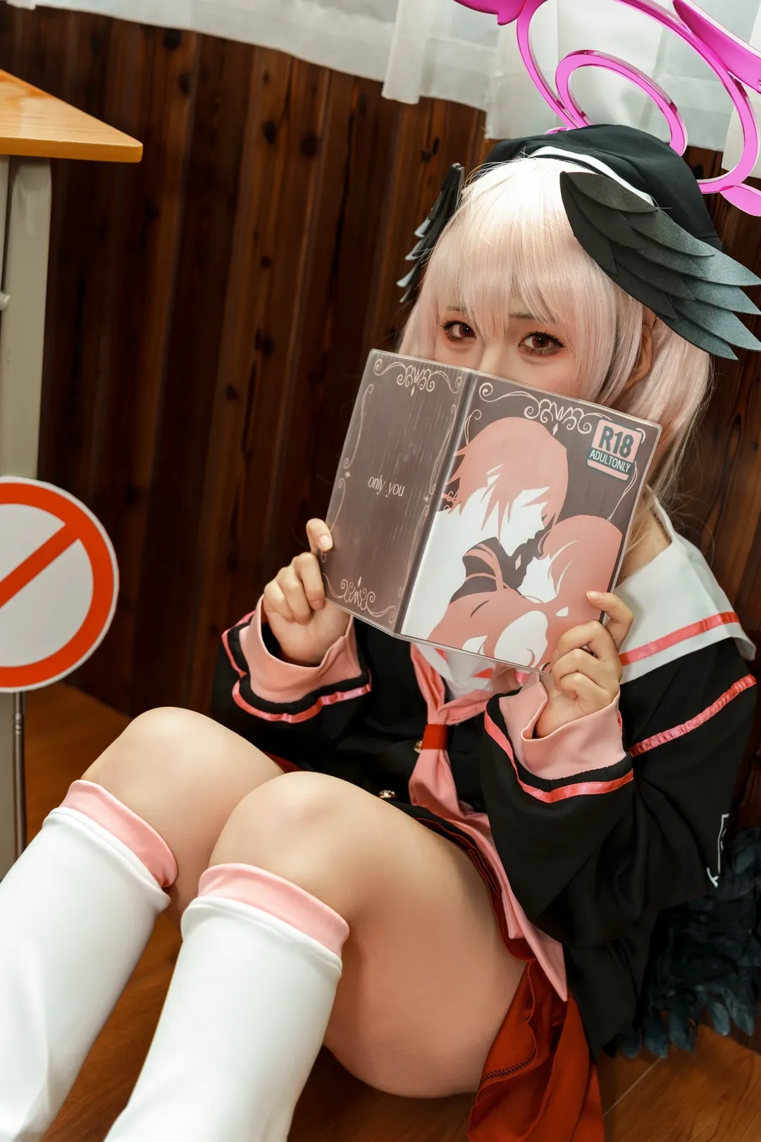 【下江小春cos】蔚蓝档案风纪委员的教室日常 - 第 4 张