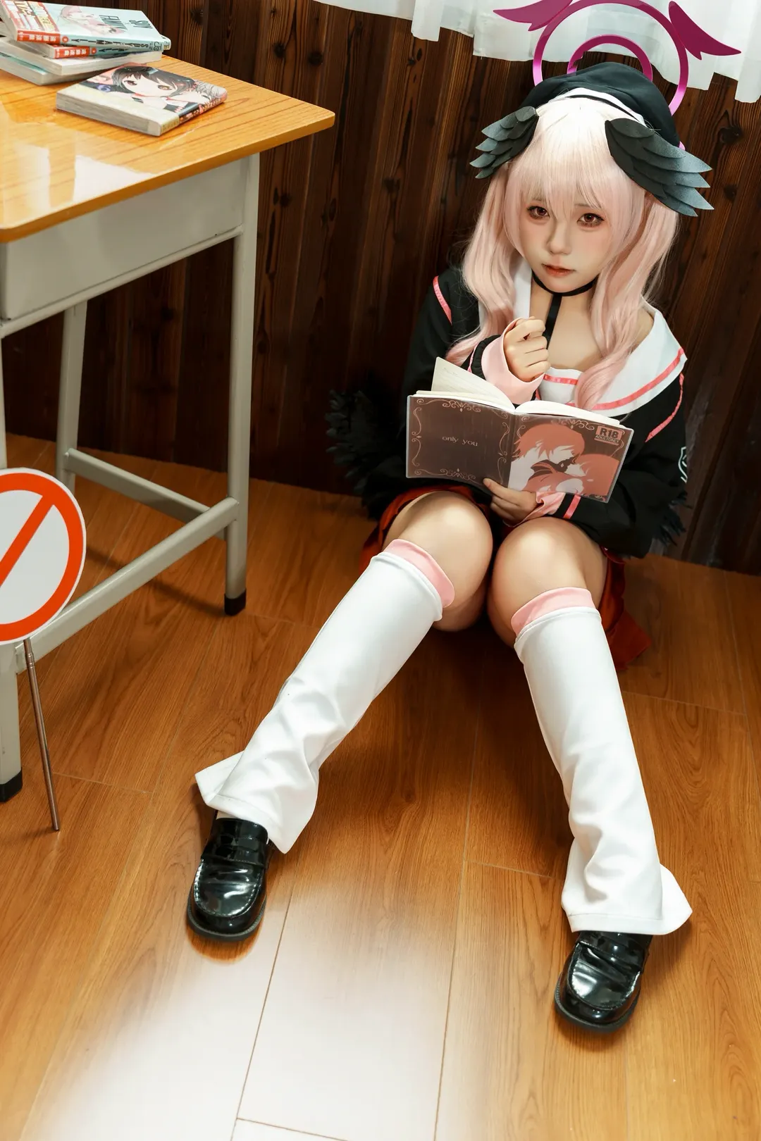 【下江小春cos】蔚蓝档案风纪委员的教室日常 - 第 5 张