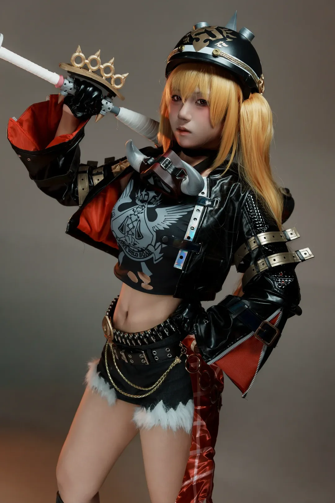 【露西cos】绝区零朋克骑士装，扛起武器气场全开