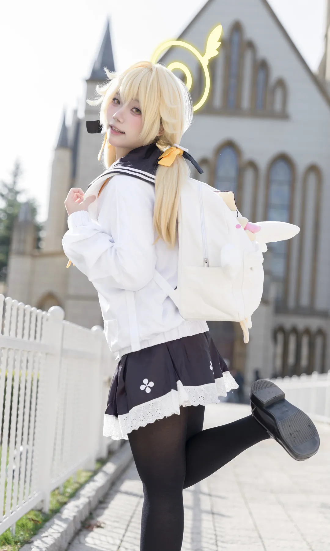 【日富美cos】蔚蓝档案里的调皮少女，阳光下的逆光瞬间