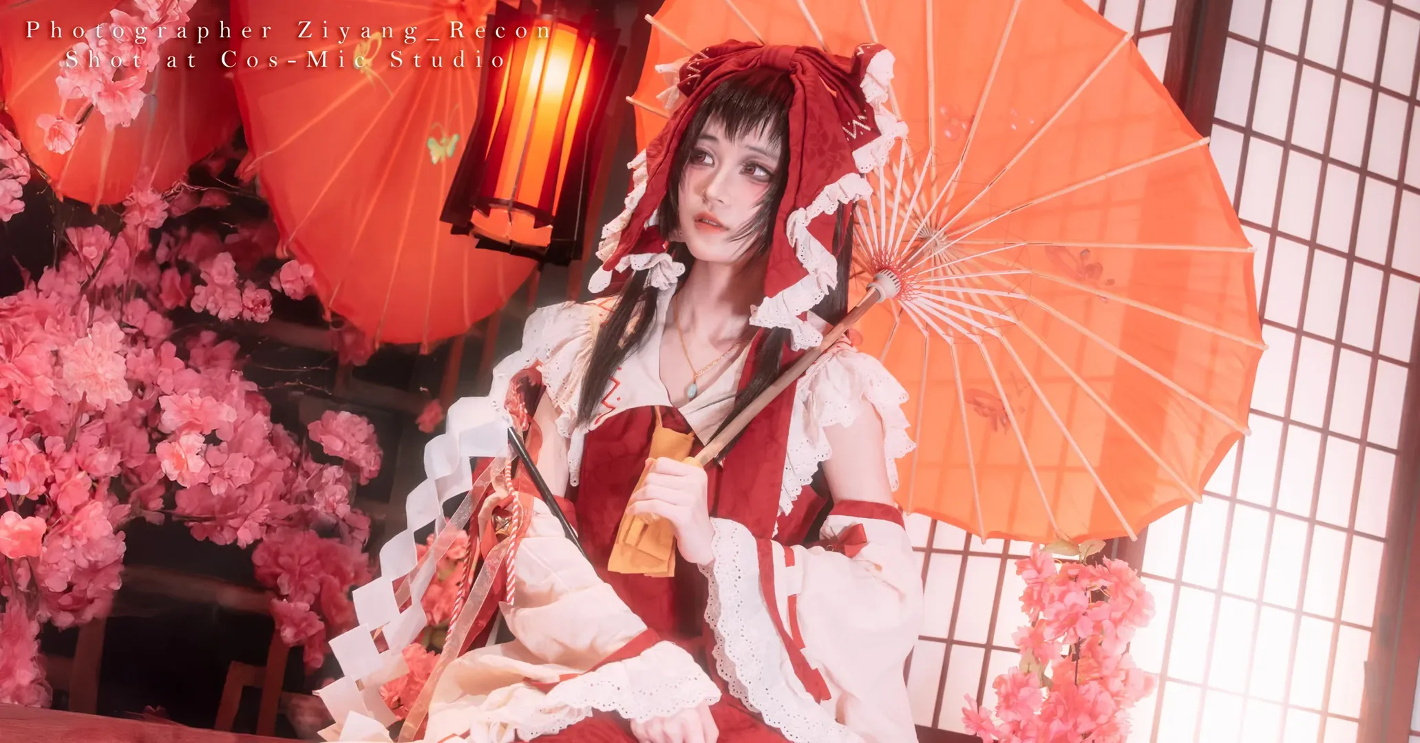 【博丽灵梦cos】红色和风布景下的东方巫女 - 第 2 张