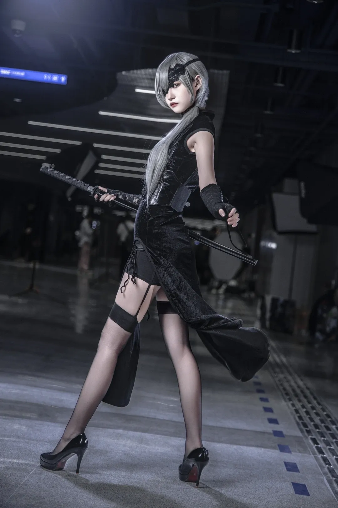 【光熙cos】电锯人漫展冷感灰调场照分享 - 第 2 张
