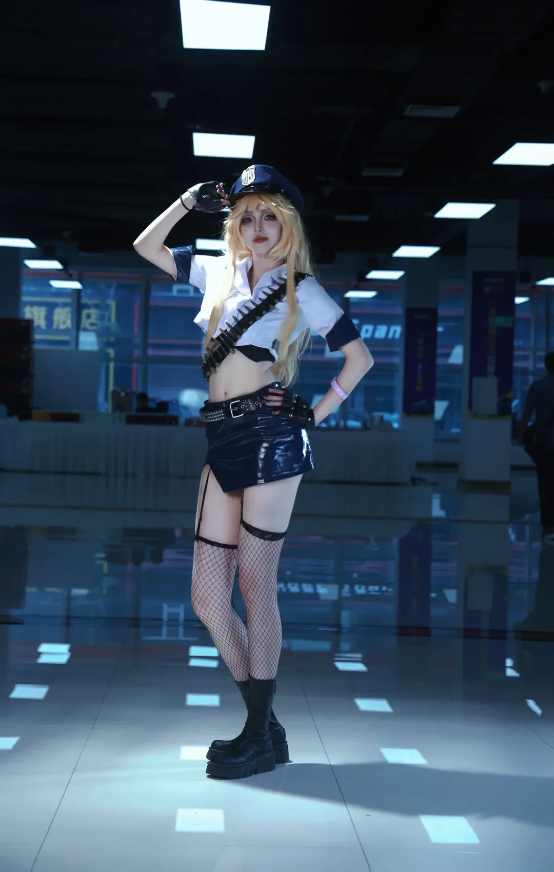 【吊带袜天使panty cos】漫展现场的完整返图 - 第 7 张