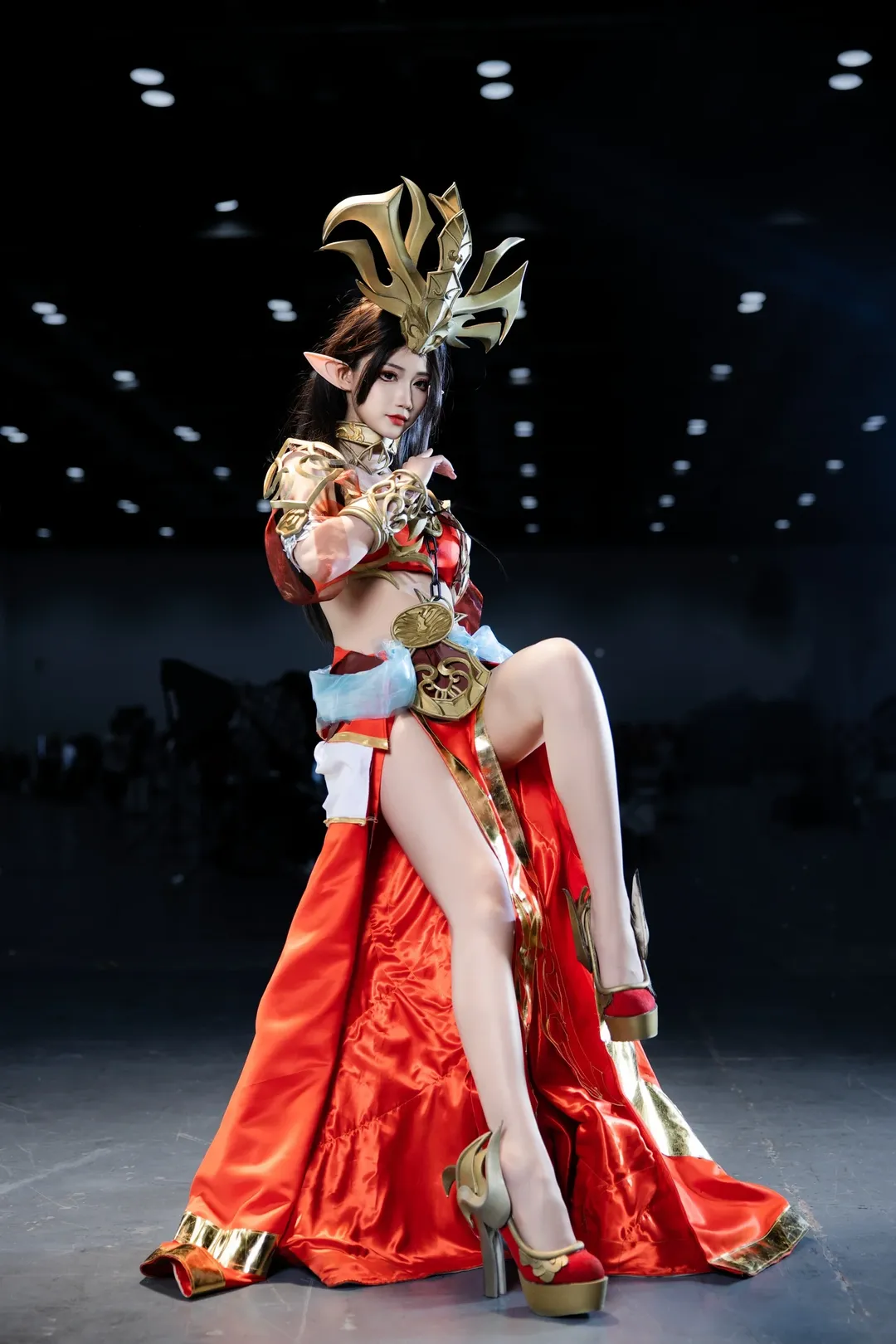 【美杜莎cos】斗破苍穹冷艳女王，高抬腿姿势拍摄心得 - 第 1 张