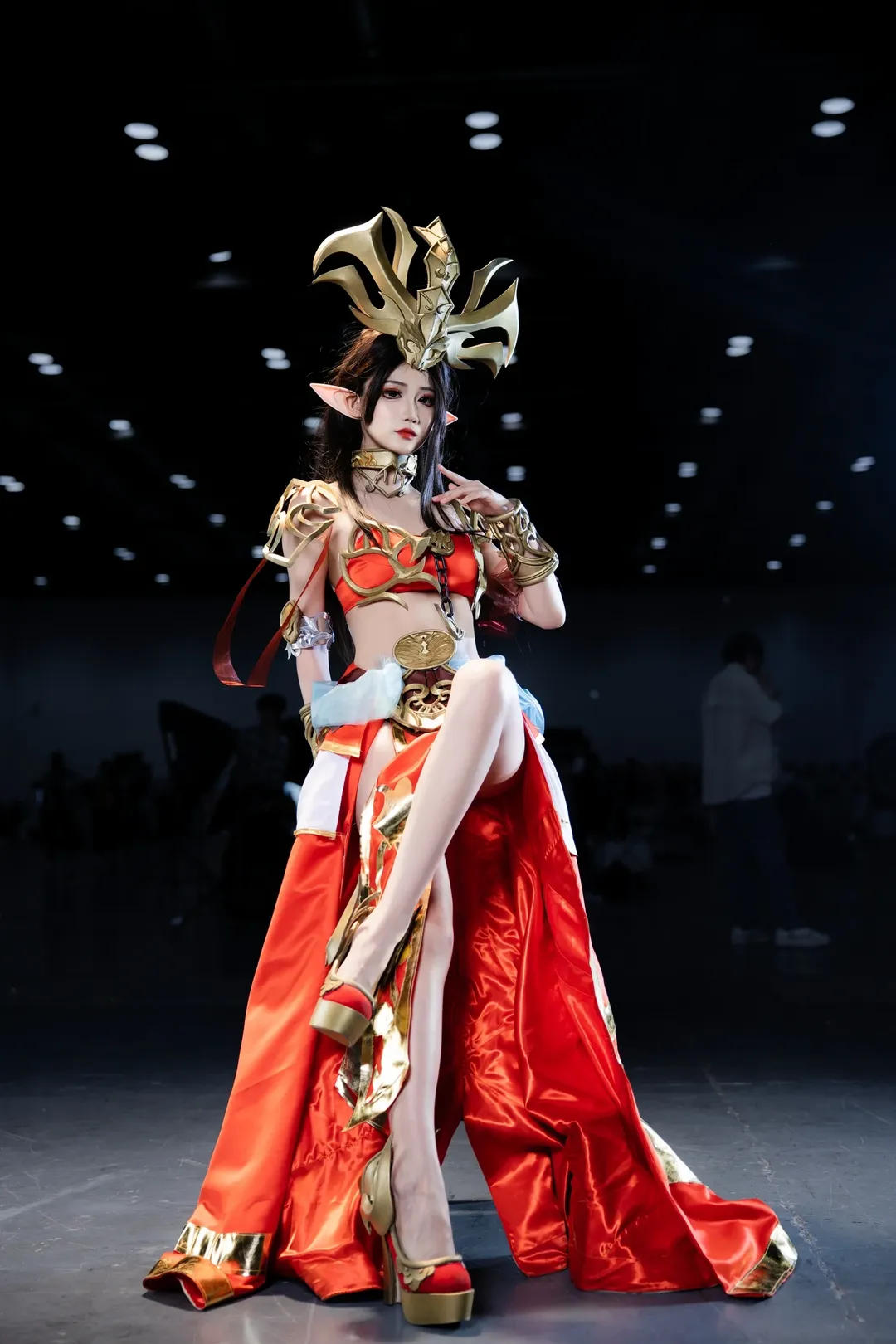 【美杜莎cos】斗破苍穹冷艳女王，高抬腿姿势拍摄心得 - 第 2 张