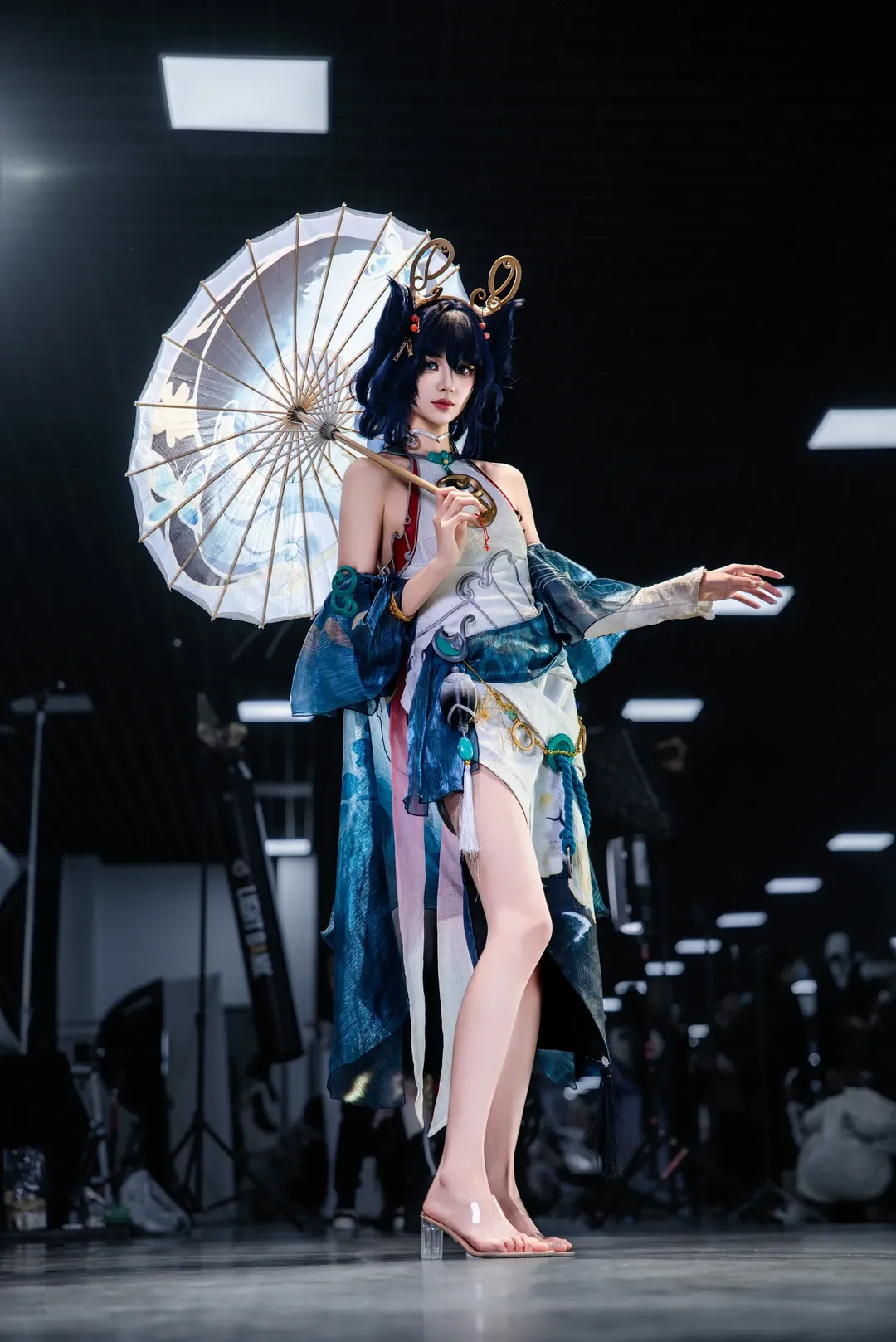 【公孙离cos】漫展场照的神仙伞下视角 - 第 4 张