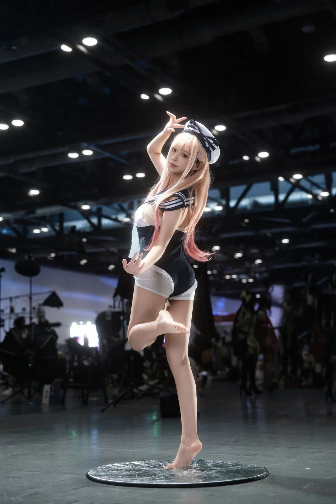 【喜多川海梦cos】漫展场照分享：水手服少女的灵动瞬间 - 第 1 张