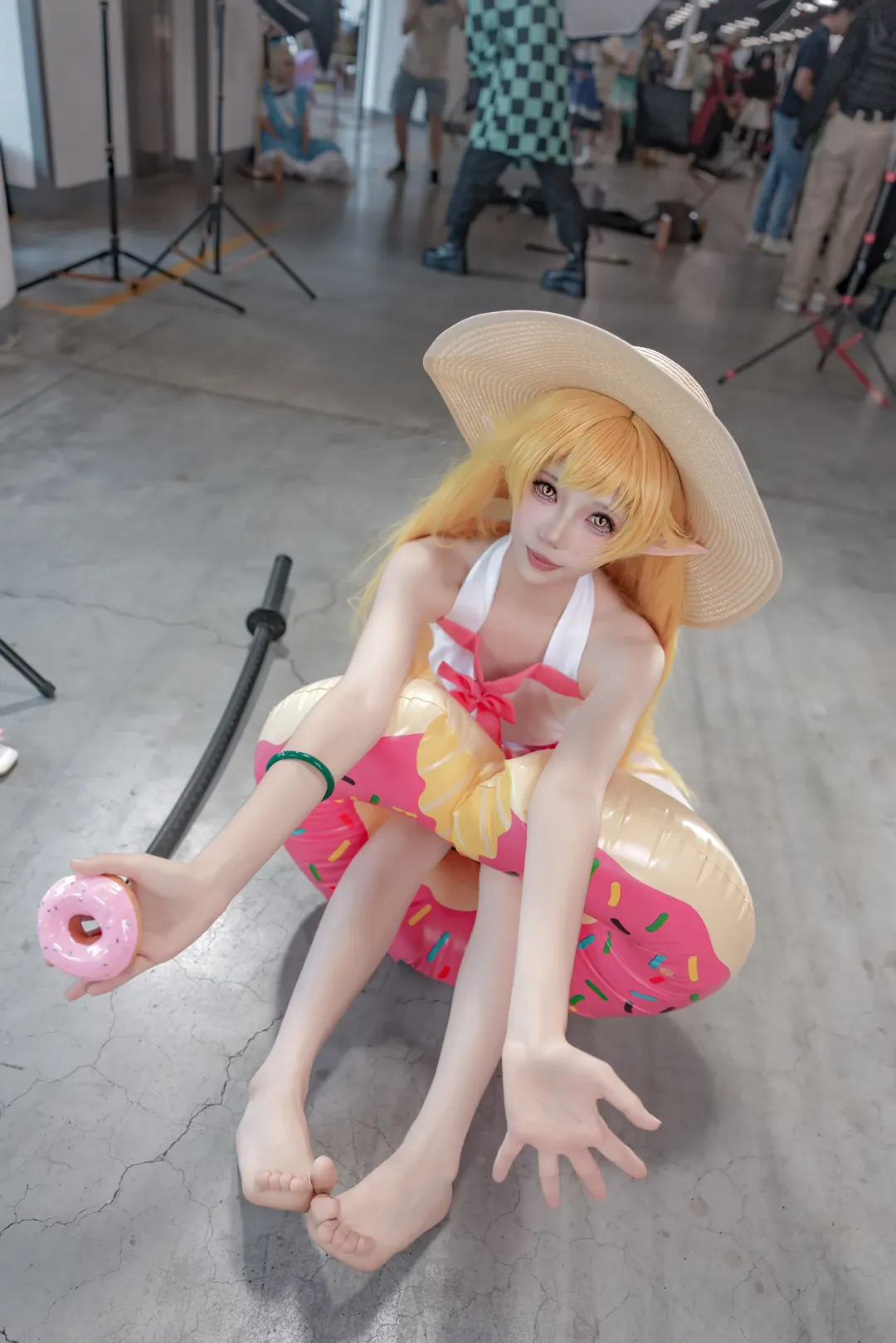 【忍野忍cos】夏日的甜甜圈与武士刀并存 - 第 2 张