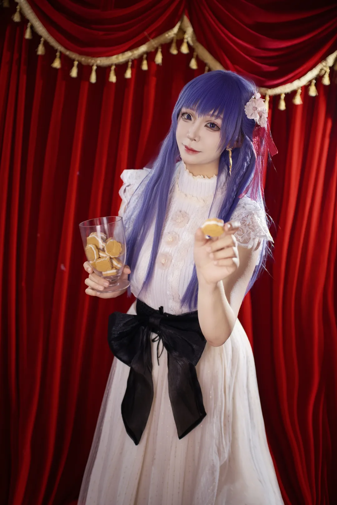 【间桐樱cos】Fate HF完结礼服正片，红光下的画中人 - 第 2 张