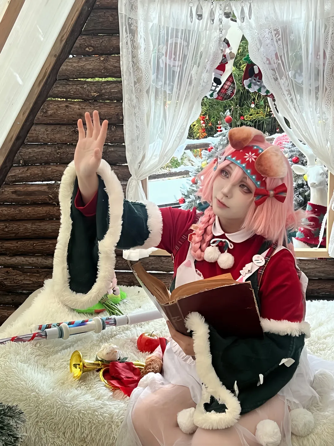 【澄闪cos】明日方舟雪山降临1101喜夜侍者，冬日暖阳下的午后摆拍 - 第 1 张