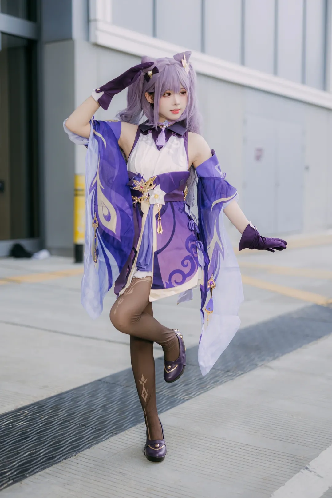 【刻晴コスプレ】深センAD02会場外速報写真、紫系コーデとストッキングのディテールで魅せる至高の表現 - 7 枚目
